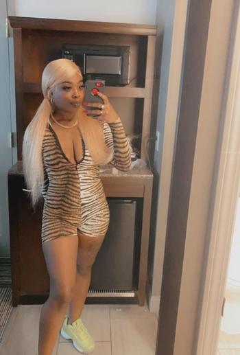 Nicole, 28  female escort, Saginaw